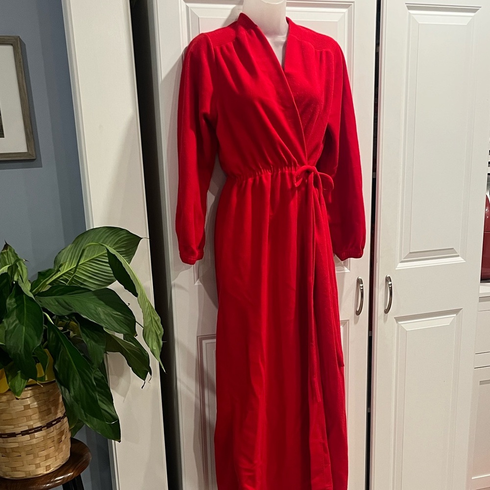 Vintage Cozy Red Wrap Robe